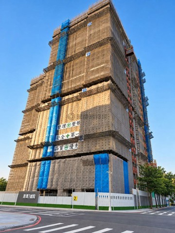 港灣1號院凌空視野亞灣天際景觀房｜高雄市鹽埕區大成街