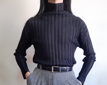 PLEATS PLEASE Issey Miyake 黑色褶皺高領長袖上衣 3 碼
