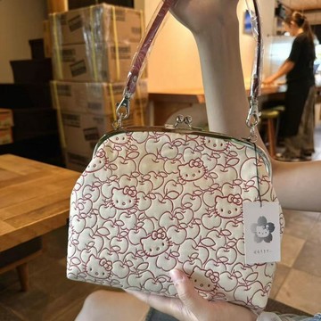 同款京都限定hellokitty口金包可愛三麗歐零錢包印花手提包證件包