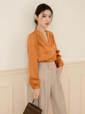 小Ｖ臉．Ｖ領微光澤雪紡肩打褶拋袖上衣