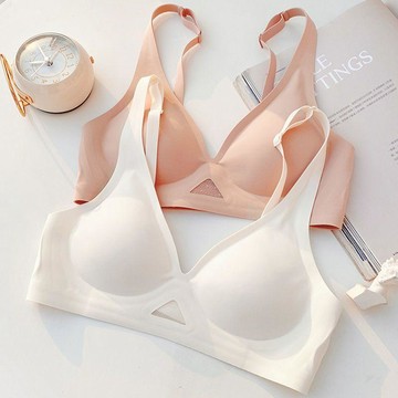 8325 位回訪買家😊乳膠無痕內衣女大胸顯小胸防下垂聚攏薄款光面美背文胸罩夏無鋼圈7PHR