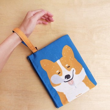 柯基杜估,有狗手拿包