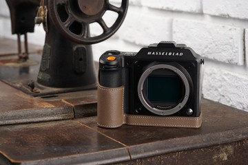 適用機型HASSELBLAD X2D100C 手掌紋皮革相機底座皮套