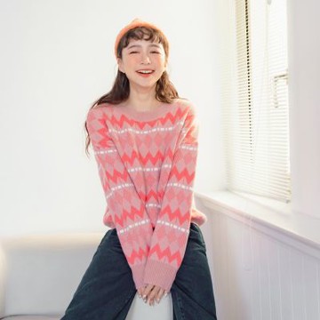 OB嚴選中大尺碼-保暖緹花針織圓領毛衣上衣《FA2641》