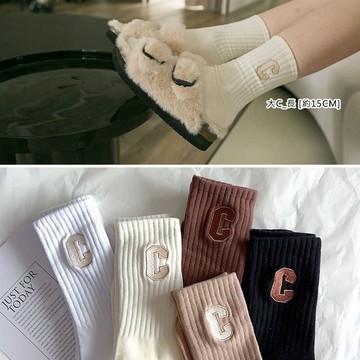 【全館現貨】 大C刺繡 純色 素面 坑條短襪 中筒襪 女襪 堆堆襪 學生襪 【881011】