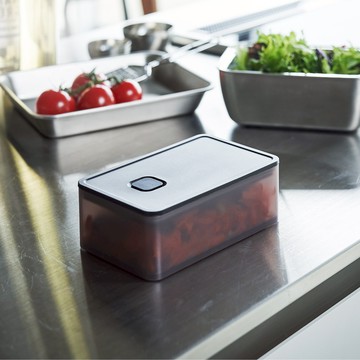 日本【YAMAZAKI】tower可微波密封保鮮盒(黑)400ml