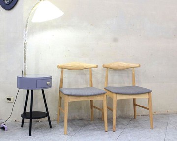 【歐風別館】莫德原木色實木布面餐椅【牛角椅~僅桃園免運費】