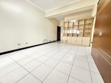 左營好市多R13捷運畫世紀大四房+車位｜高雄市鼓山區大順一路