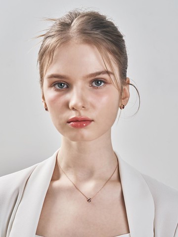 14K Gold Plated Ruby Flower Simple Necklace (ELBRNN222)