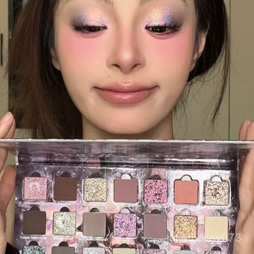 ♡ 𝑪𝒉𝒊𝒄 𝒖 ♡辣妹純慾風~冷月21色眼影綜閤盤狼月雪月啞光細閃煙熏灰紫截斷式
