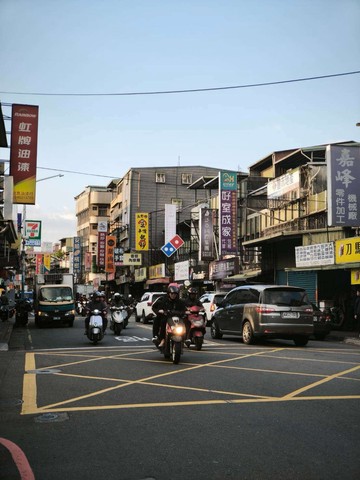 正路邊三角窗黃金店面｜新北市新莊區化成路