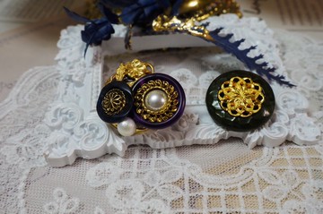 【草露白。十五夜】復古金钃銅鏤空花藤耳飾 / 雕花耳環耳針耳釘