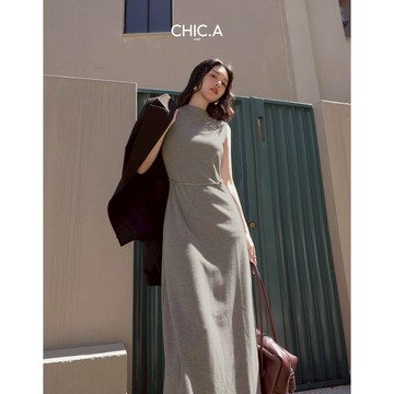 CHIC A SPACE 小立領金屬腰飾後開衩針織背心長洋裝(杏/淺灰) 女裝 現貨