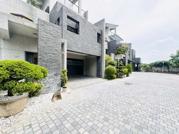 高雄小城#獨棟電梯面寬四車墅#自有庭園｜高雄市路竹區復興路