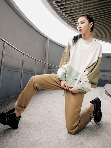 潮流撞色拼接大口袋設計長袖上衣