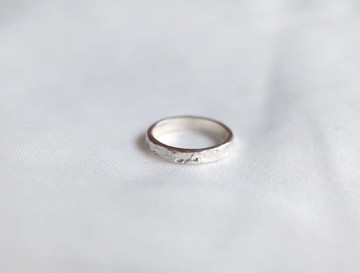 ni.kou 純銀 皺金法紋 單戒 男戒 女戒 尾戒 (寬版)