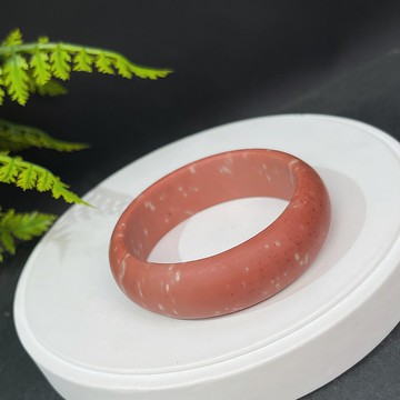 獨特 南紅瑪瑙伴生礦手鐲 56MM 啞光橘紅朱砂點 自由創造減壓納財