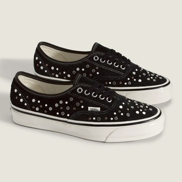 Premium LX Authentic 44 黑色麂皮滑板鞋