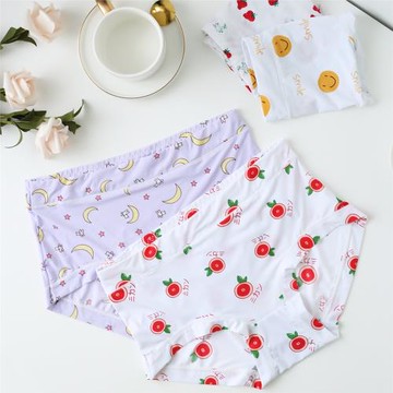 4條裝日系冰絲內褲中腰薄款甜美少女無痕牛奶絲學生低腰三角短褲