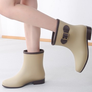 LN 現+預 英倫風時尚可愛短筒加絨雨鞋-3色