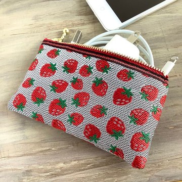 【草莓】榻榻米布邊 扁平迷你小包 零錢包 卡片夾 草莓 復古 可愛