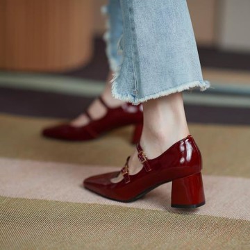 真皮女鞋粗跟淺口瑪麗珍春季裸色方頭單鞋法式新款酒紅色高跟鞋女