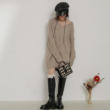 柔美V領中長版毛衣-花杏【KT222867】