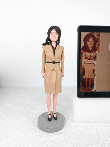 老婆 媽媽 母親 生日禮物訂製 客製化 人偶 公仔 似颜绘 照片擺飾