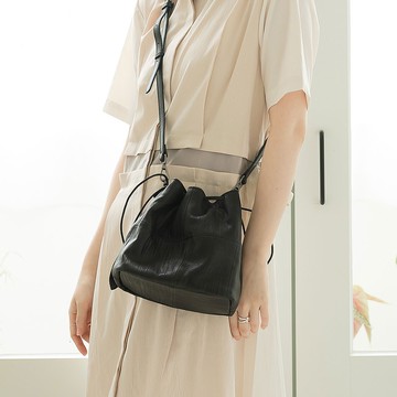 樹紋皮-束口手提側背包-黑色