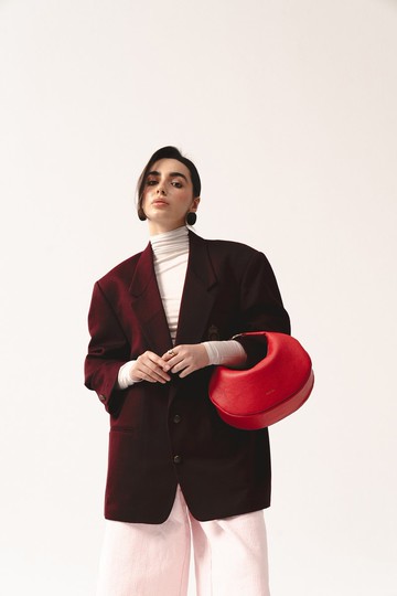 紅色皮革肩背包 – Hedera | 手工極簡包款 | 獻給女性