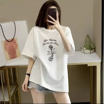 伊人衣舍 大尺碼女裝 中大尺碼 上衣 純棉 短袖T恤女 寬鬆長版短t 休閒上衣 大尺碼女裝短袖上衣 女生 短袖T恤