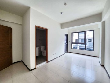 德鼎謙聚~全新未住~傳統格局前院停車｜南投縣南投市彰南路三段