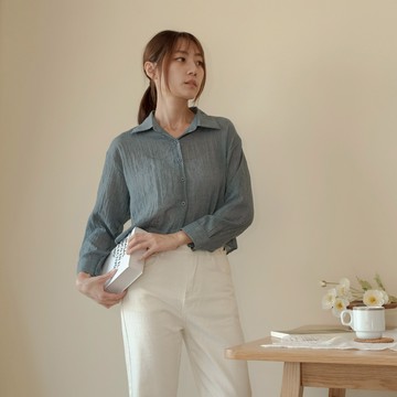 【Our Studio】夏日褶紋短款長袖襯衫 白色 灰色 薄荷綠色 霧藍色(現貨)