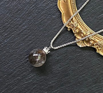 圓圓滿滿-皇冠彩虹閃靈鑽球 滿天星鈦鋼能量項鍊 平衡淨化七輪