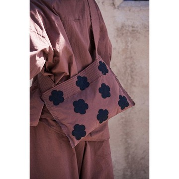 榛果紅棕花兒信封斜挎包