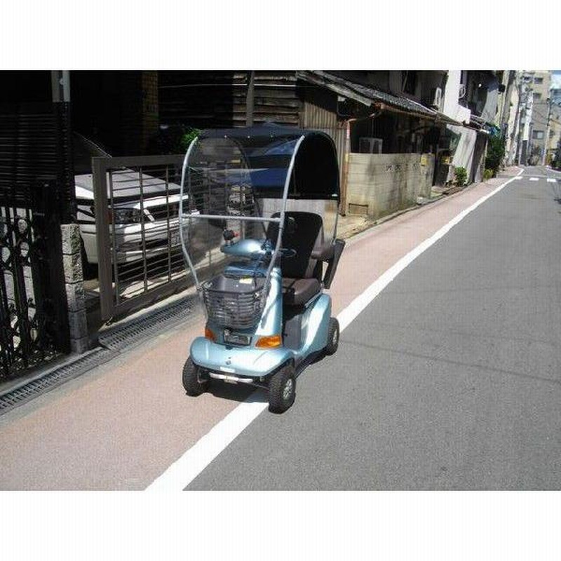 シニアカーに乗って外出したおばあちゃん 次の瞬間、周囲は