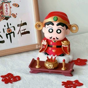 【台灣現貨 l 呆の嚴選】財神爺小新公仔 蠟筆小新 擺飾 新年 招財 新春 發財 送禮 可愛 周邊 禮物 神台
