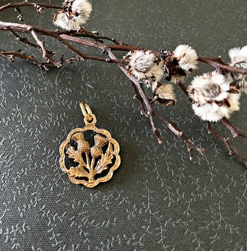 -古董蘇格蘭薊花9K金雕花墜子 CH103