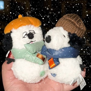 PEANUTS 史努比家族 奧拉夫 冬日裝 圍巾 圓滾滾雪人 吊飾