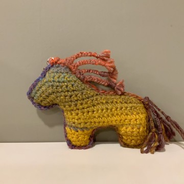 小馬其實並不小—獨處的自由 鉤織小馬—吊飾/馬年/玩偶