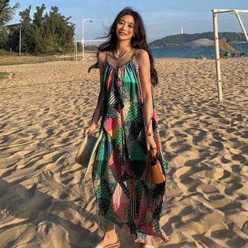 海邊度假沙灘裙女旅游連衣裙海島穿搭三亞辣妹多巴胺裙子拍照洱海