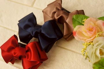 B4-馬尾側夾(M)- 髮夾抓夾馬尾夾公主頭類 素面亮澤厚緞帶