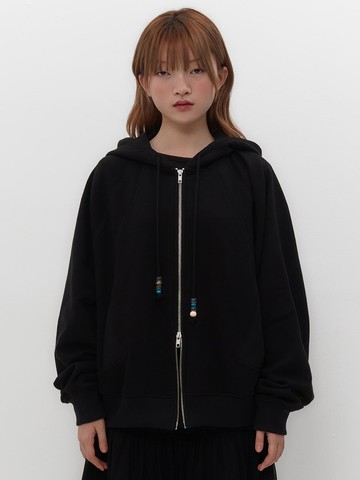 STRING CHARM HOOD ZIP UP [BLACK]