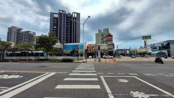 瑞隆商圈輕軌旁大地坪邊間高投報透天店面｜高雄市前鎮區瑞隆路
