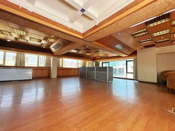 南來北往衛武營武廟商圈一層一戶辦公室平車｜高雄市苓雅區建國一路