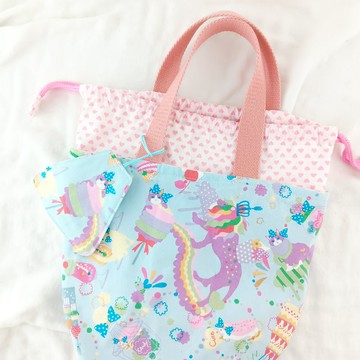 附姓名吊牌。夢幻樂園。幼兒園小學適用 可機洗束口便當袋 午餐袋