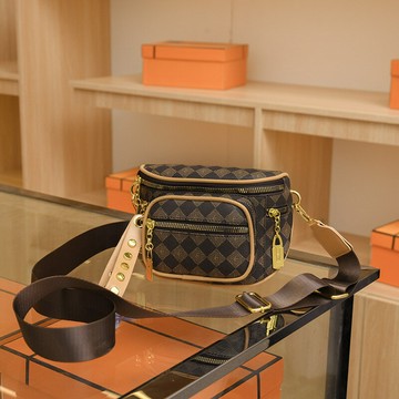 胸包 單肩包 防水包 腰包 包包女2023夏季新款高級質感簡約胸包經典印花單肩包女士腰包