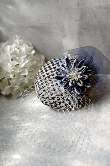 【洋粋スタイル】つまみ細工－小禮帽Fascinator。銀月Moon