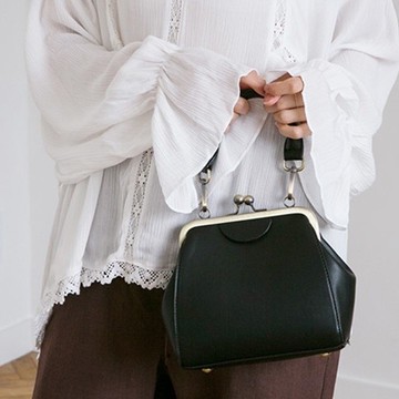 新品 特惠口金包黑色包包女2020新款單肩斜挎韓版簡約百搭復古夾子包氣質包