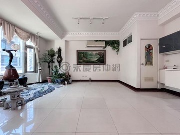 高鐵特區超大地坪獨棟大面寬雙車別墅..｜台中市烏日區中山路三段青仔巷